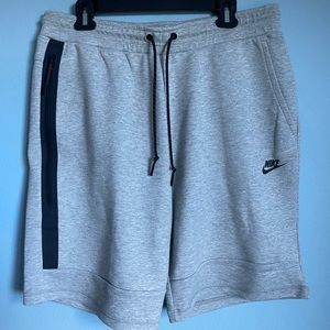 Nike Tech Fleece Shorts Heather Gray Mens Size XL 628984-066